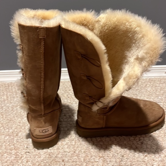 Ugg Boots - Woman’s Size 6 - Picture 12 of 15